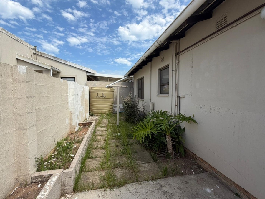 To Let 2 Bedroom Property for Rent in Overbaakens Eastern Cape